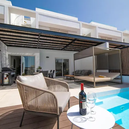 Luxe Verwarmd Zwembad Uitzicht Op De Bergen Rustige Woonwijk *