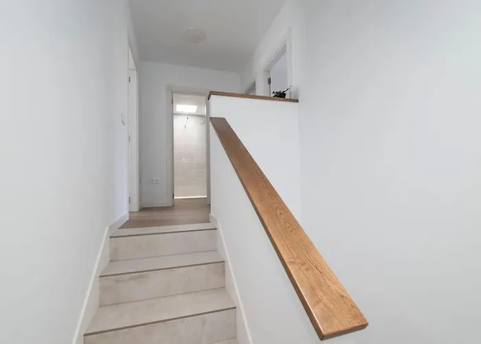 Luxe Verwarmd Zwembad Uitzicht Op De Bergen Rustige Woonwijk Villa *